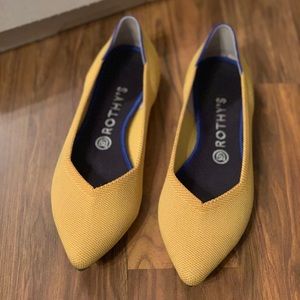 Size 9.5 marigold point rothys.
